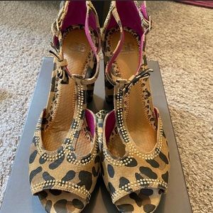 Chunky Heeled Leopard Shoes Size 10B